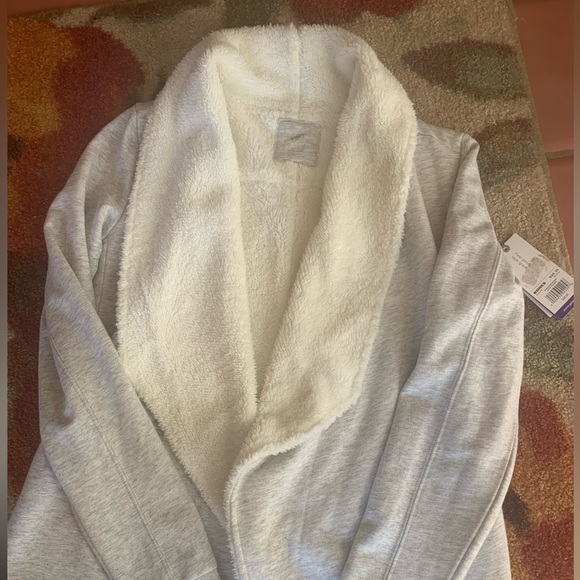 GAIAM Tops - NWT GAIAM jacket fleece lined size xs